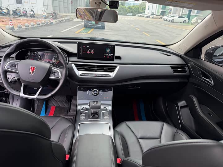 Фото 13 - Hongqi H5