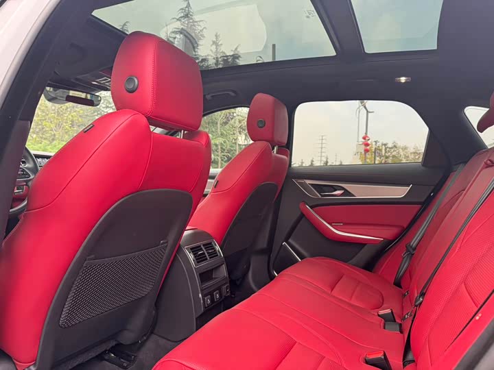 Фото 6 - Jaguar F-Pace