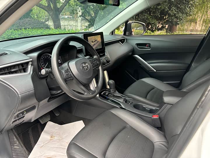 Фото 4 - Toyota Corolla Cross