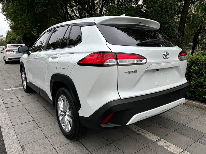 Фото 8 - Toyota Corolla Cross