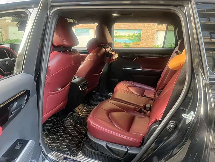 Фото 6 - Toyota Crown Kluger