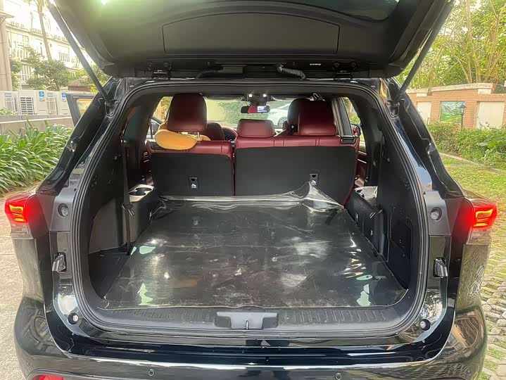 Фото 7 - Toyota Crown Kluger