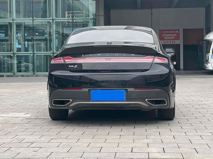 Фото 11 - Lincoln MKZ