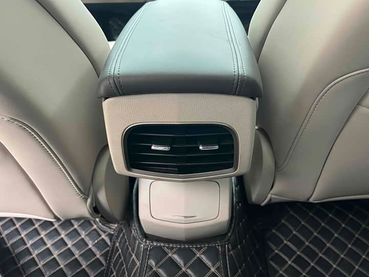 Фото 8 - Lincoln MKZ