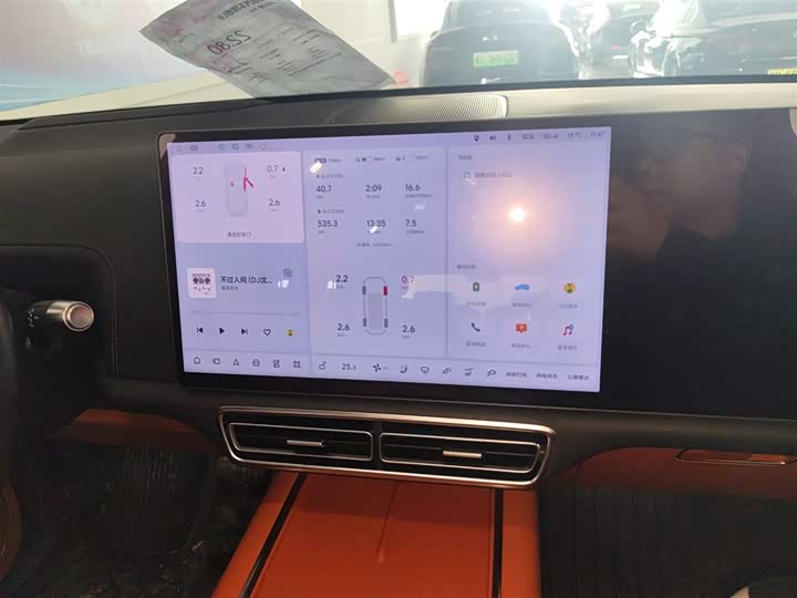 Фото 13 - LiXiang L8