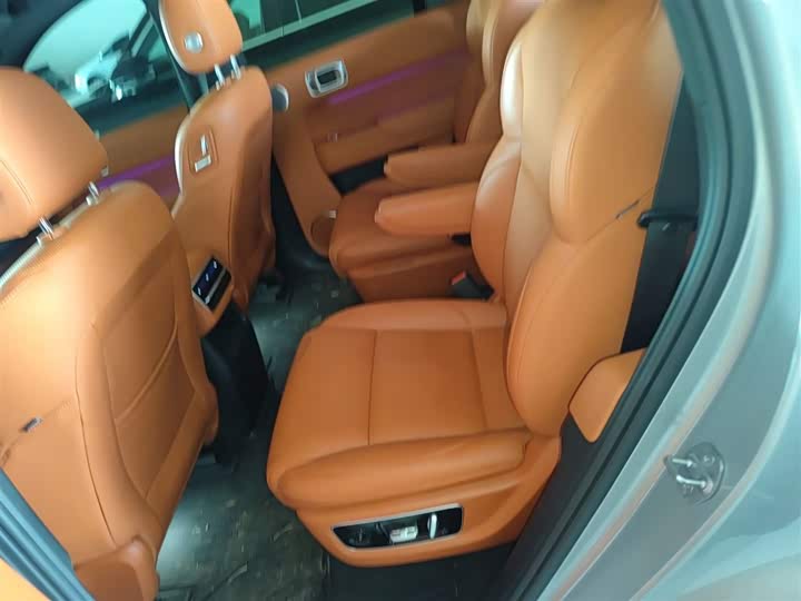 Фото 17 - LiXiang L8