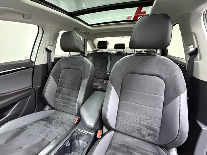 Фото 11 - Volkswagen Sagitar L