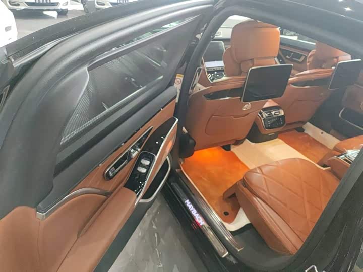 Фото 7 - Mercedes-Benz Maybach S-Class