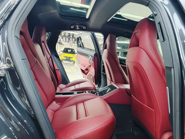 Фото 11 - Porsche Panamera