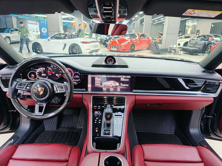 Фото 13 - Porsche Panamera