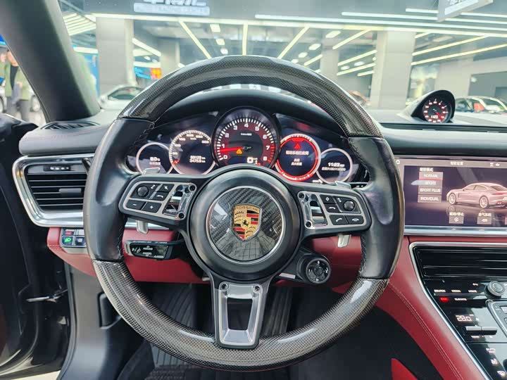 Фото 14 - Porsche Panamera