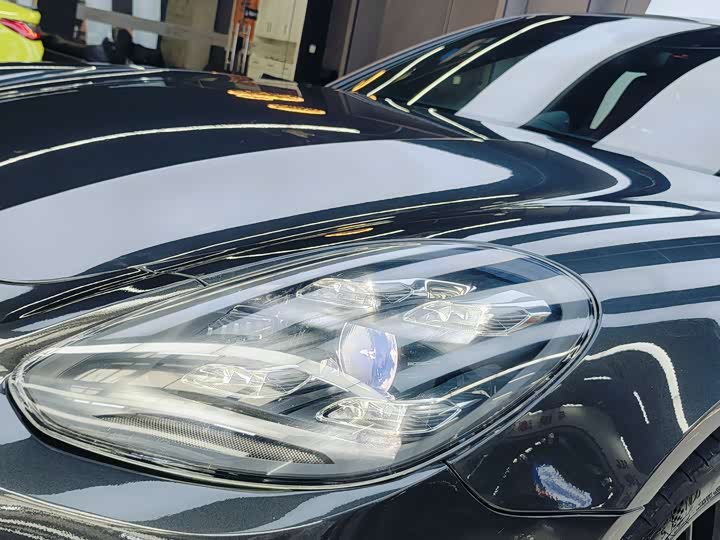 Фото 25 - Porsche Panamera