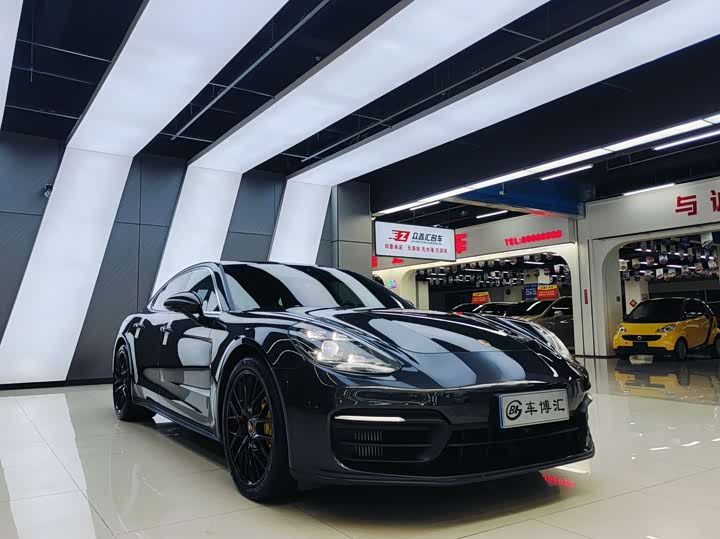 Фото 3 - Porsche Panamera