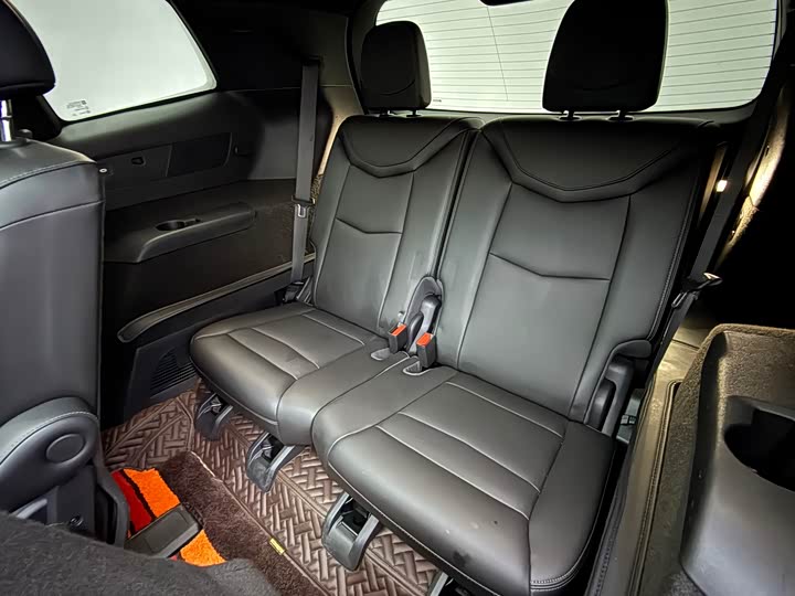 Фото 11 - Cadillac XT6