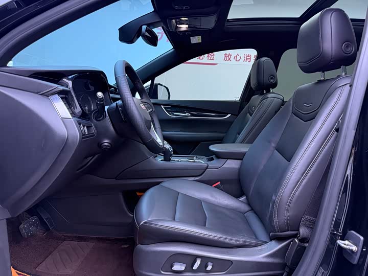 Фото 4 - Cadillac XT6