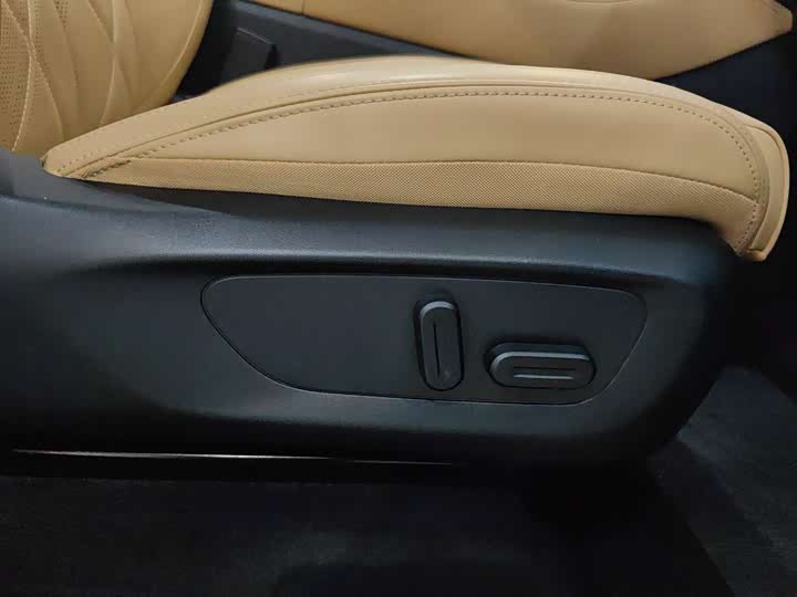 Фото 16 - Leapmotor C11