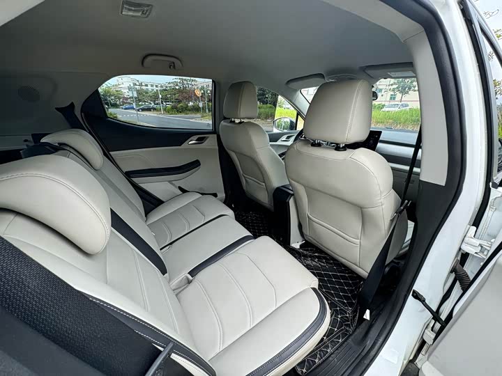 Фото 14 - BYD Yuan Pro