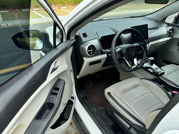 Фото 7 - BYD Yuan Pro