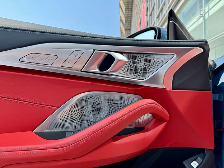 Фото 11 - BMW 8 Series