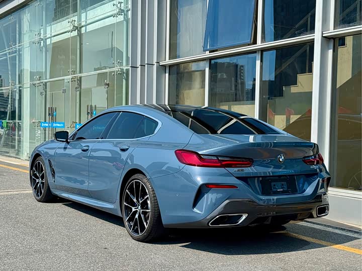 Фото 13 - BMW 8 Series