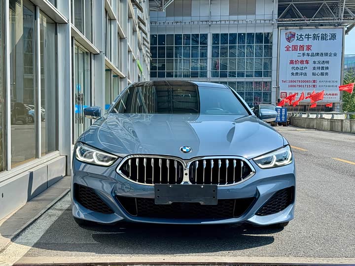Фото 2 - BMW 8 Series
