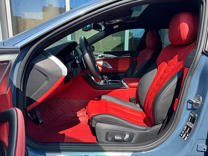 Фото 4 - BMW 8 Series