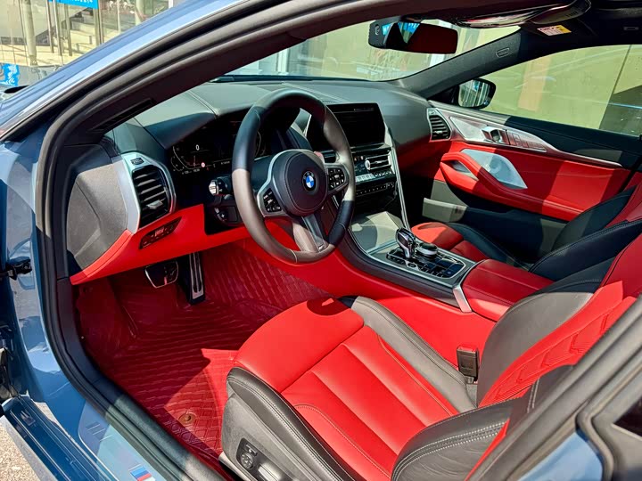 Фото 5 - BMW 8 Series