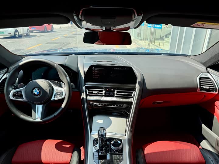 Фото 7 - BMW 8 Series