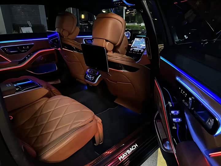 Фото 4 - Mercedes-Benz Maybach S-Class