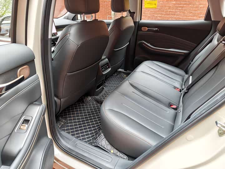 Photo 5 - Baojun Yunhai