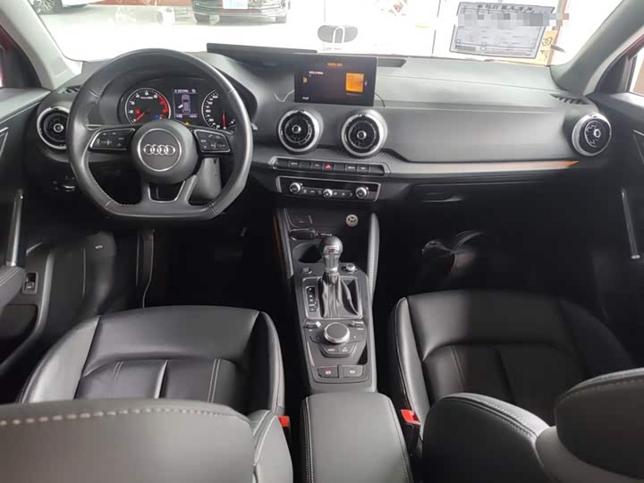Фото 10 - Audi Q2L