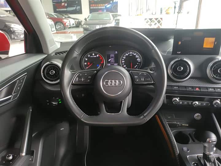 Фото 11 - Audi Q2L