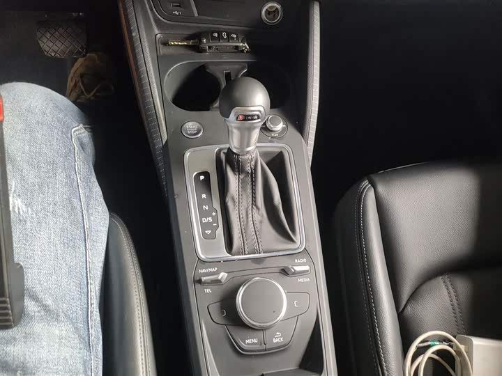 Фото 14 - Audi Q2L