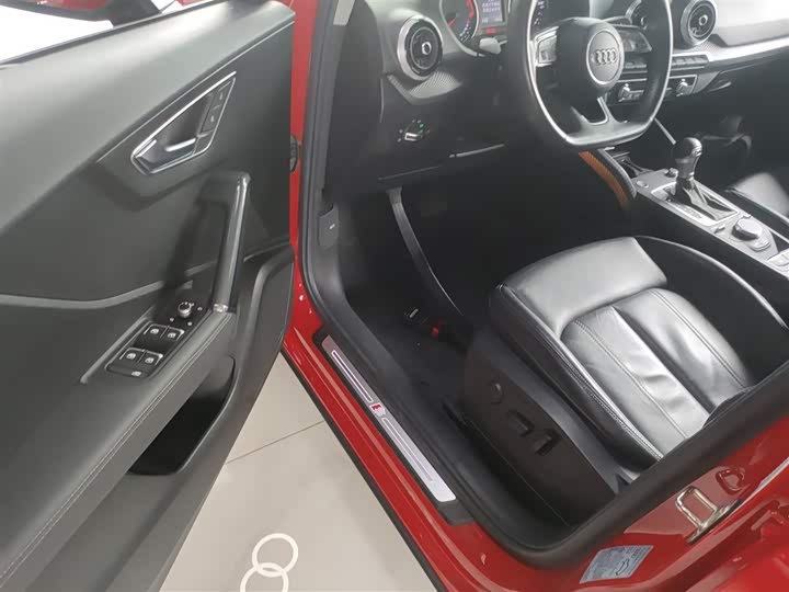 Фото 16 - Audi Q2L