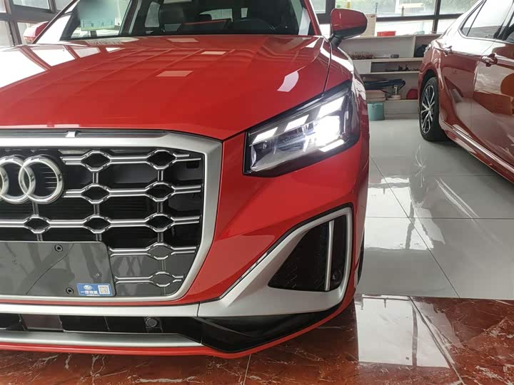 Фото 24 - Audi Q2L