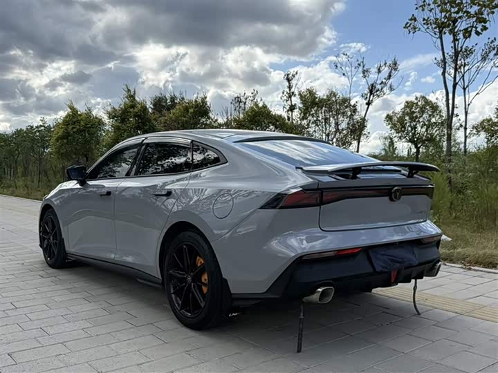 Фото 11 - Changan UNI-V