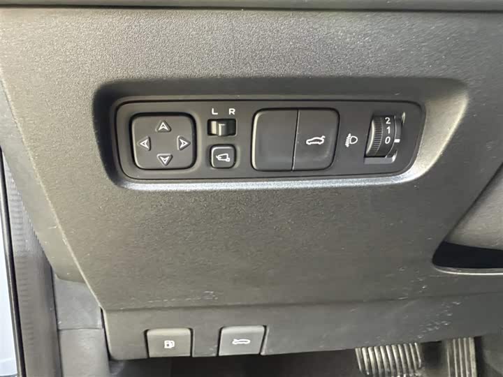 Фото 14 - Changan UNI-V