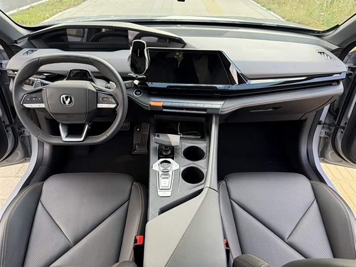 Фото 15 - Changan UNI-V