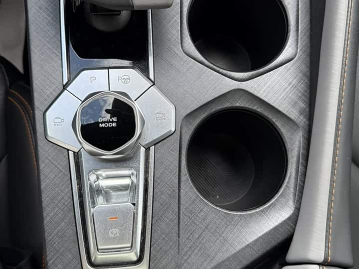 Фото 18 - Changan UNI-V