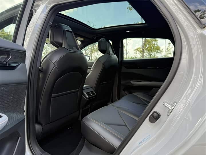 Фото 20 - Changan UNI-V