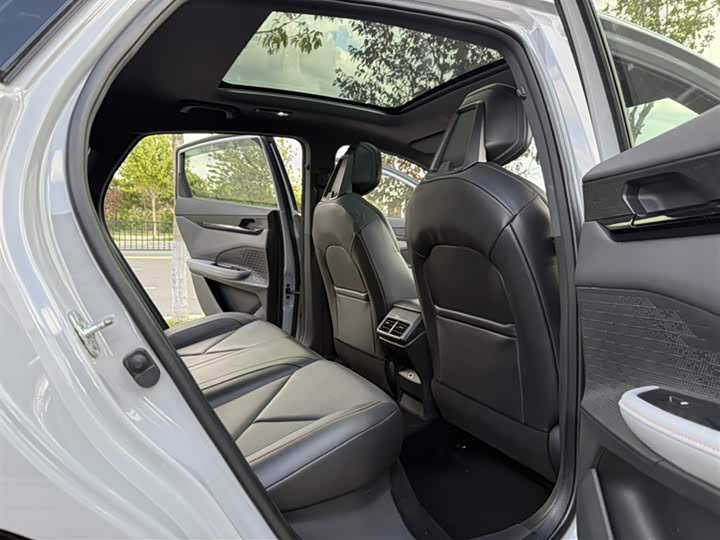 Фото 6 - Changan UNI-V