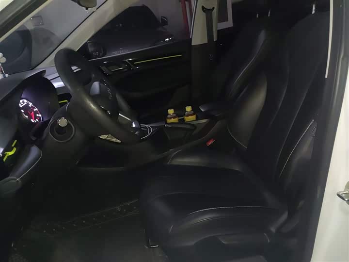 Фото 11 - Roewe i5