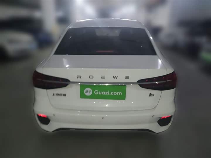 Фото 12 - Roewe i5