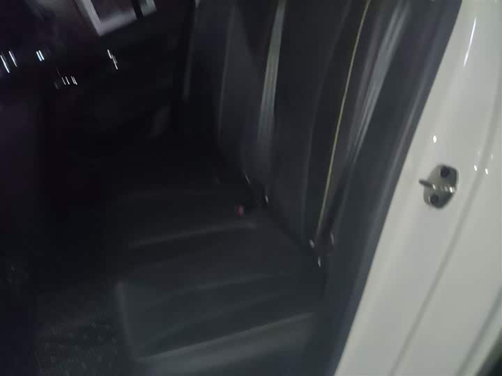 Фото 22 - Roewe i5