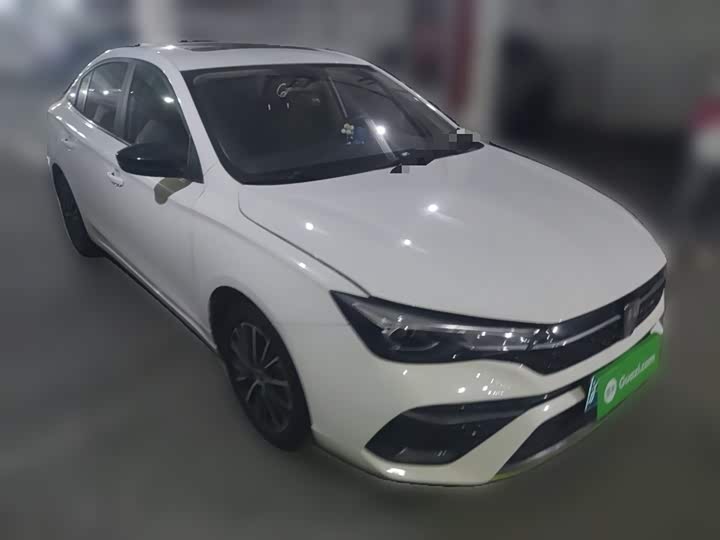 Фото 8 - Roewe i5