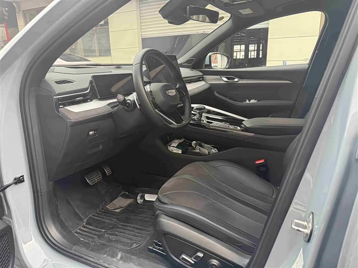 Photo 4 - Geely Preface