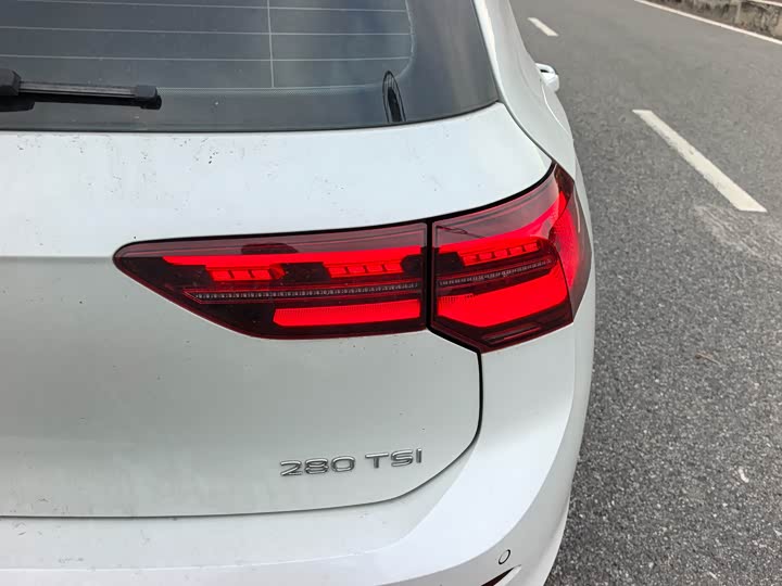 Фото 18 - Volkswagen Golf