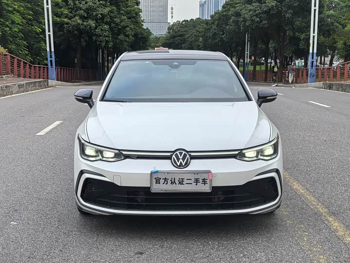 Фото 2 - Volkswagen Golf