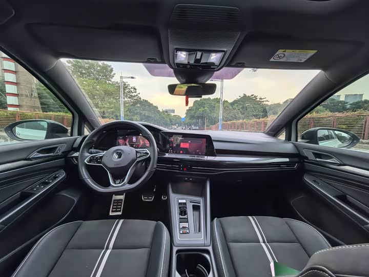 Фото 6 - Volkswagen Golf