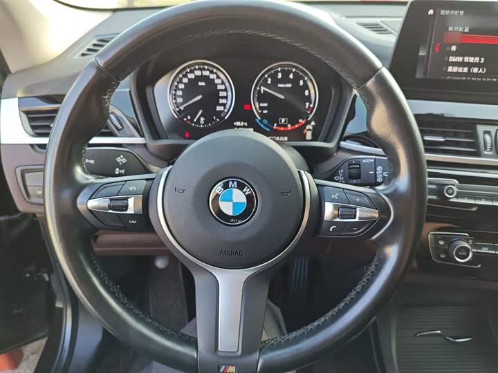 Фото 11 - BMW X1